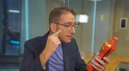 הטריק של ויטמינצ'יק: איך אין מדבקה אדומה על הבקבוק?