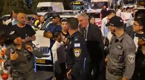 מפגינים חרדים חסמו את כביש 4 במחאה נגד מעצר עריקים