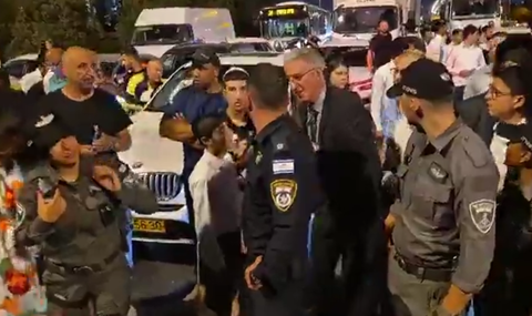 מפגינים חרדים חוסמים את כביש 4 במחאה נגד מעצר עריקים, אוקטובר 2025
