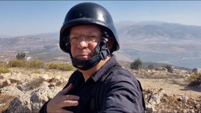מהצד השני: רובי המרשלג בכפר הלבנוני שמשקיף על ביתו הנטוש במטולה 