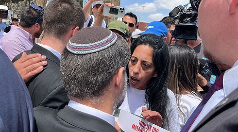 אימו של מתן צנגאוקר החטוף בעזה לשר סמוטריץ': "תצילו את מי שחי, זו החובה"