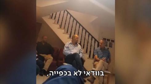 בכירים בכחול לבן תועדו: "לא הולכים לגייס חרדים"