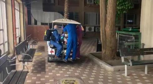 החשד לניסיון רצח במצפה רמון - אביה של הנדקרת: "היא צעקה 'הוא לא נותן לי ללכת'"