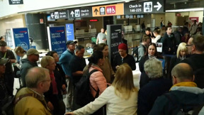 כאוס בלונדון: שדה התעופה הית’רו הושבת בשל שריפה