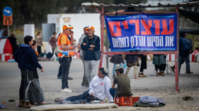 הפגנות נגד הסיוע 