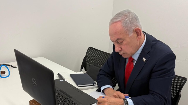נתניהו והסיגר בתמונה שפורסמה