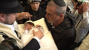 נולד יתום