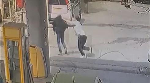 תיעוד חדש: השף שלום קדוש רודף אחרי הגנב - ומותקף