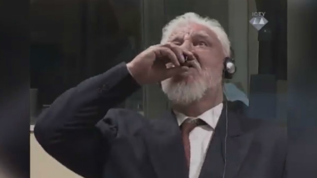 סלובודן פראליאק שותה רעל
