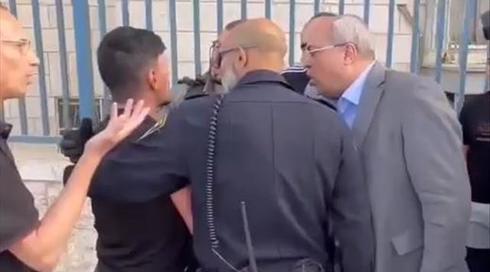 טיבי הפריע לשוטרים במעצר חשוד בבית חנינא, גורם במשטרה: "ניצל את חסינותו לרעה"
