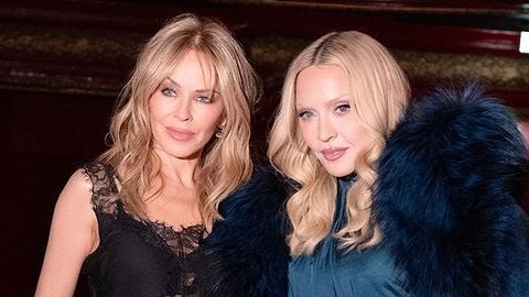 מדונה (מימין) עם קיילי מינוג, בתוכנית Madonna & Graham