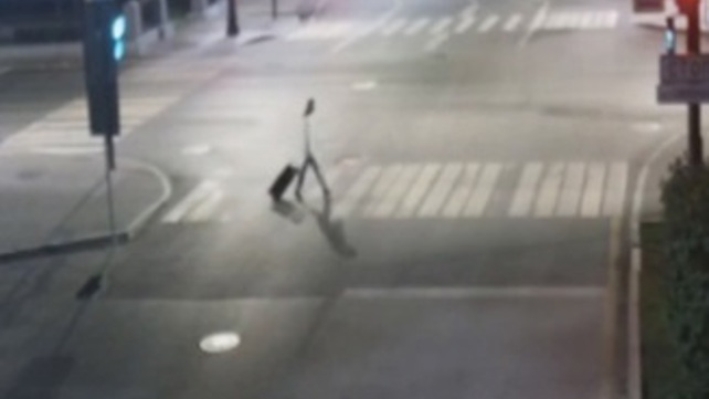 רוסיה: אישה רצחה את בנה והשליכה מזוודה עם גופתו לפח