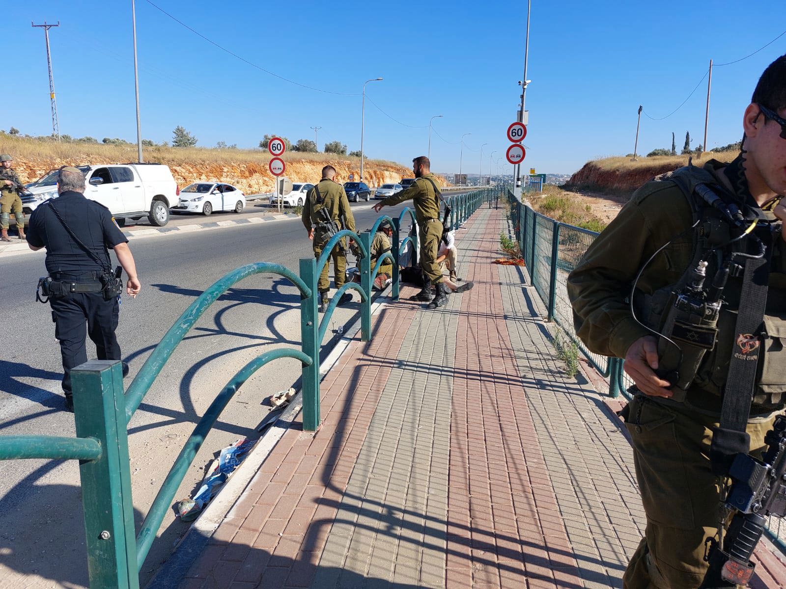 יהודיה ניסתה לדקור חיילים בצומת תפוח ונורתה