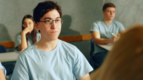 מני עוזרי – "מורות"