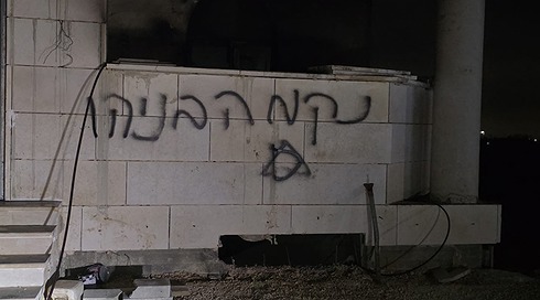 מסגד הוצת בכפר בשומרון, כתובת "נקמה בניהו" רוססה במבנה סמוך