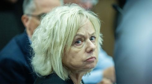 בג"ץ ידון בהרכב מורחב בעתירות נגד הדחת היועמ"שית