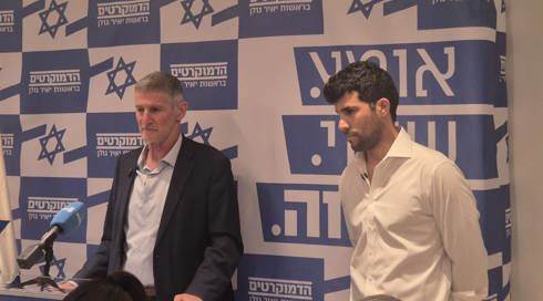 עמרי רונן, ממובילי מחאת "אחים לנשק", מצטרף למפלגת "הדמוקרטים" של יאיר גולן