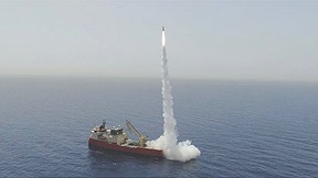 חיל הים הגרמני מבצע ניסוי בטיל "לורה"