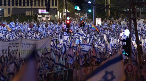 במשטרה נערכים לעימות בין מפגינים במוצ"ש