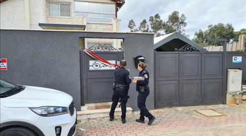 הרצח בקריית גת: מוקדן המשטרה הנחה את האם והבת להסתגר בחדר