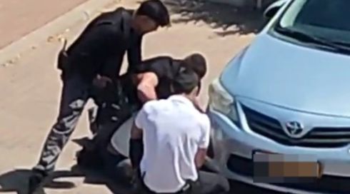 מתנדב נפגע טראומה הותקף על ידי מאבטחי התעשייה האווירית