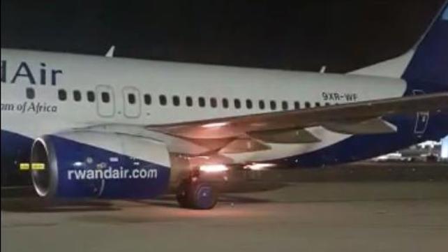מטוס 737 של חברת התעופה רואנדה עם תקלת מנוע חמורה בנתב"ג, לפני המראה