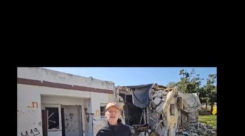 טראמפ פרסם סרטון של קית' סיגל על חורבות כפר עזה: "אנשים נשרפו בחיים"