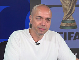 הצצה לאולפן המונדיאל