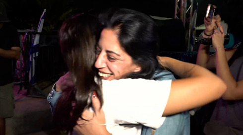 "כבר מתוכנן אסאדו": משפחות החטופים מרשות לעצמן סוף סוף לחייך