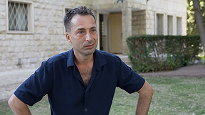 לא רק אנטולי: המסע של דניאל סטיופין מאוניית העולים - לפסגת התעשייה