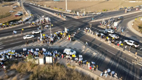 בדרך להשבתת המשק: משפחות חטופים מחריפות את המאבק והמחאות