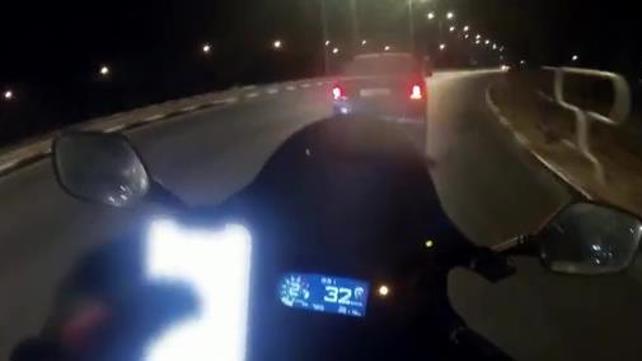 מזמין אוכל ב-170 קמ"ש: מרדף אחר אופנוען בן 19