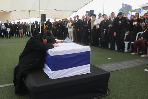 אחותו של רס