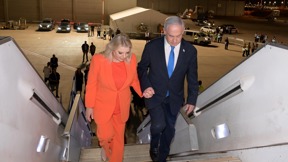 נתניהו עולה למטוס לארה"ב