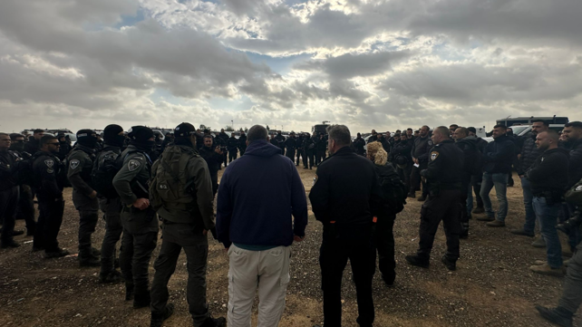 שוטרים ביישוב תראבין שבנגב
