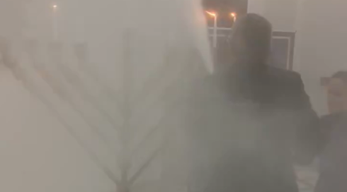 תוסר חסינותו של חבר הפרלמנט האירופי שכיבה חנוכיה כי היא "פולחן שטני"