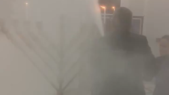כיבוי החנוכיה בפרלמנט הפולני