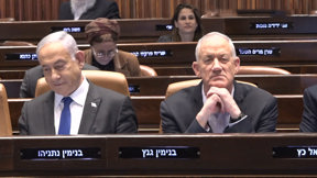 לפיד נגד נתניהו