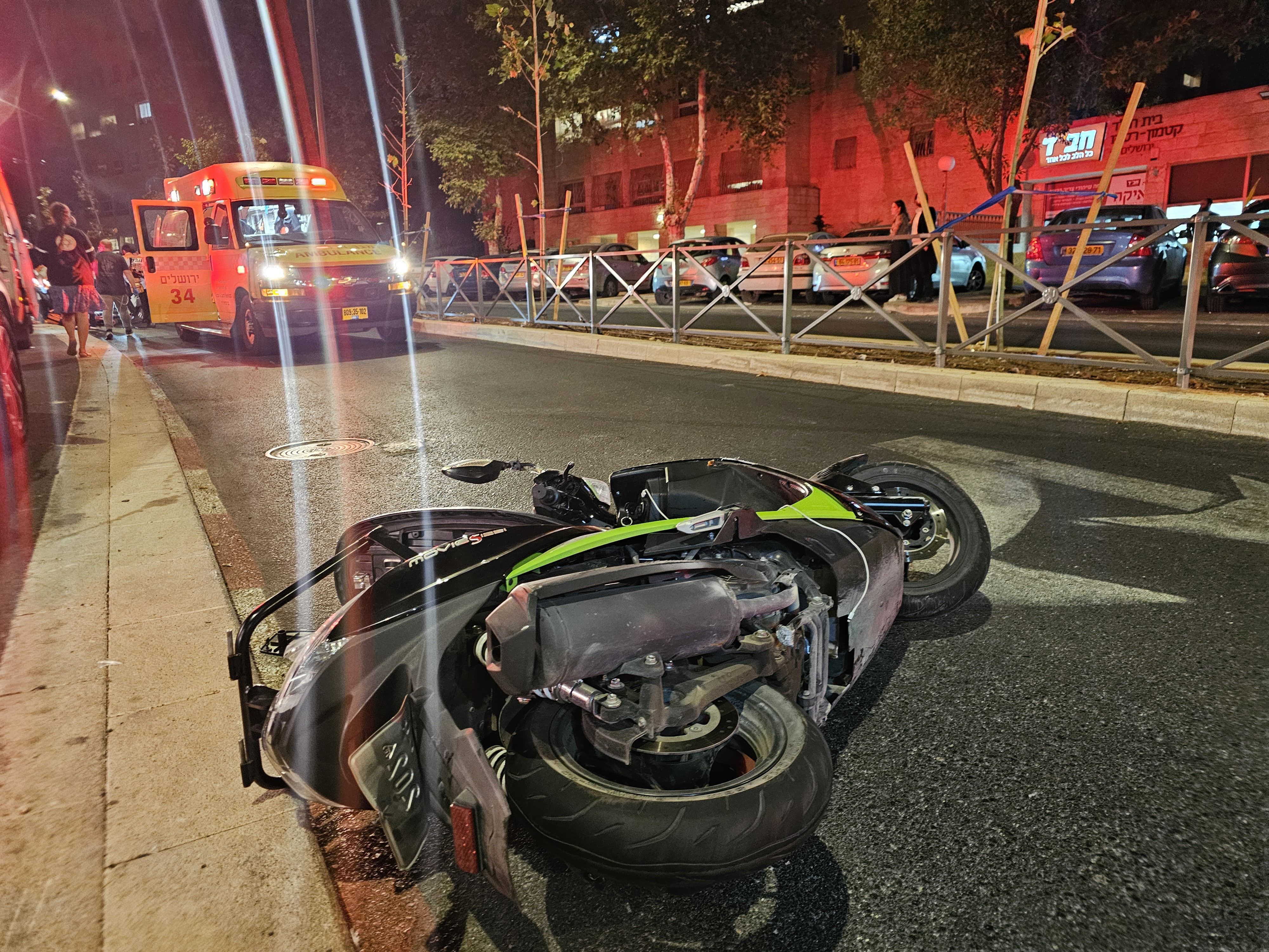 אופנוע שנפגע מרכב בירושלים