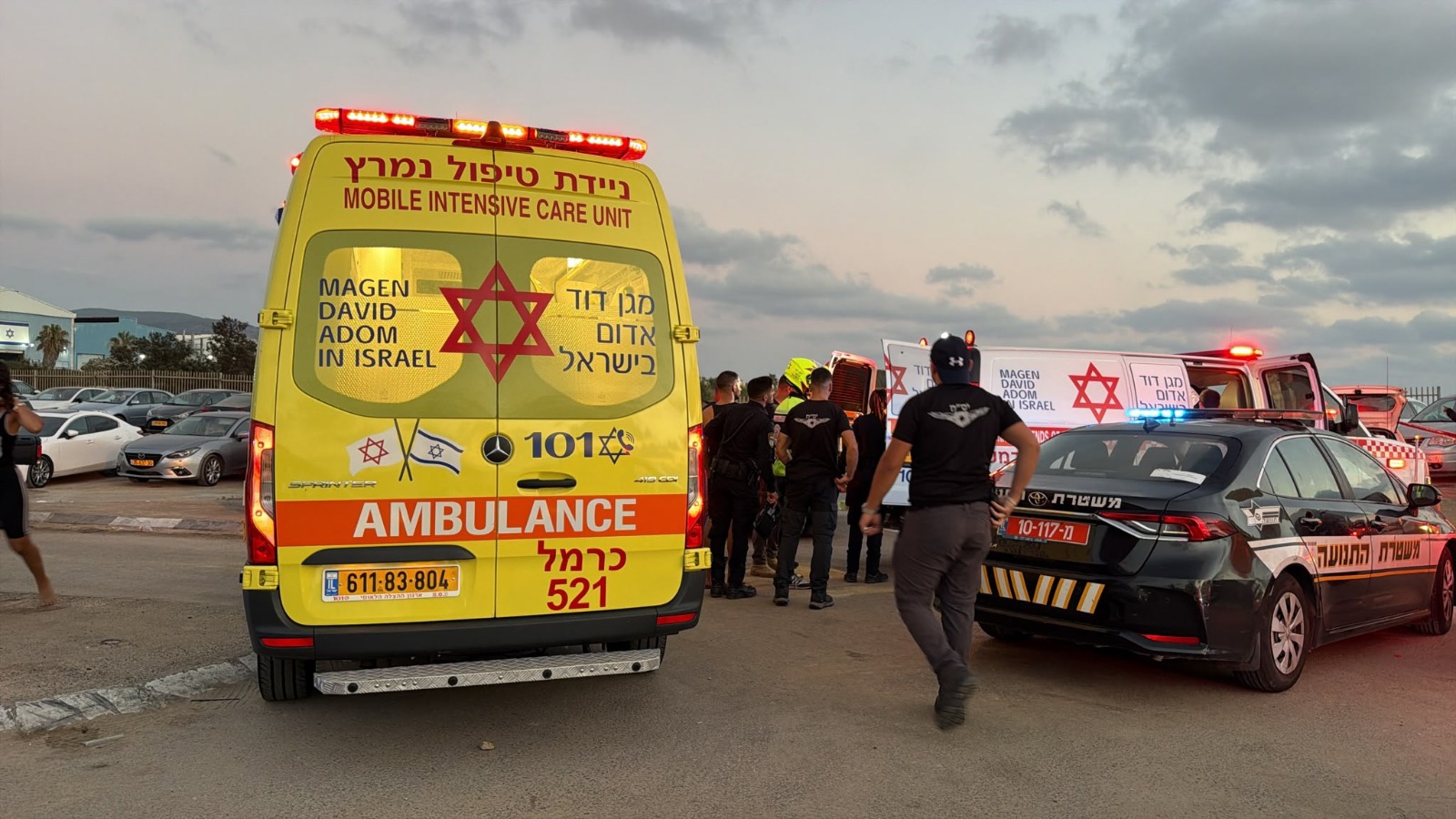 מגן דוד אדום בזירת הדקירה בחיפה, 11.07.26