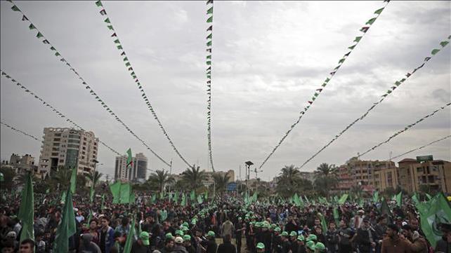משתתפים בעצרת לציון הקמת חמאס בעזה