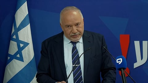 דווקא בזכות מצביעי מרכז-שמאל: האם ליברמן יקטוף הישג דרמטי בבחירות?