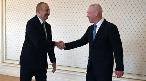 שותפות אסטרטגית וביטחונית": שר הביטחון נפגש עם נשיא אזרבייג׳ן