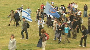 צועדים לזכר הנופלים.2007