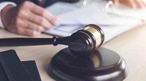 חשד: עורכי דין עקצו יותר מ-50 מיליון שקלים מלקוחות