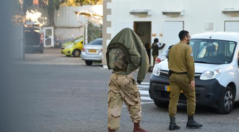 פרשת המוות בכלא הצבאי: קצין המודיעין לא הואשם בריגול או בגידה