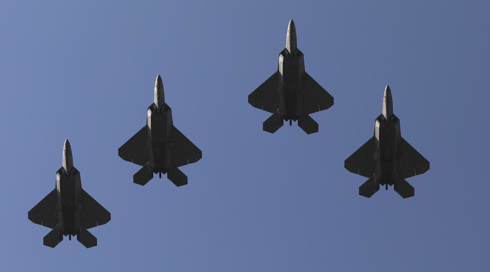 המתקדמים בעולם: 12 מטוסי F-22 אמריקניים נחתו בישראל