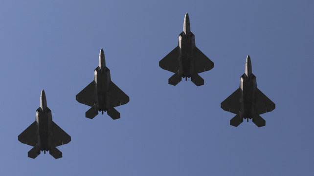 מטוסי F-22 אמריקניים בחגיגות יום העצמאות של ארצות הברית, יולי 2025