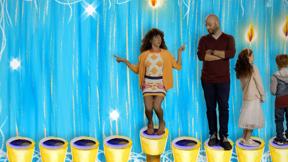 משפחה באוטו | חנוכה