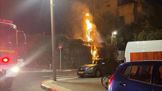 בקבוק תבערה הושלך אל עבר בניין עיריית תל אביב ביפו
